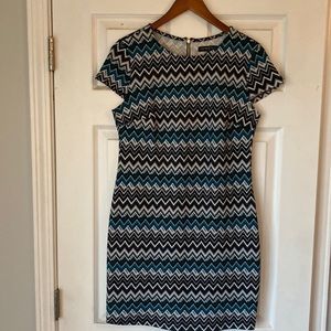 Back zip detail dress